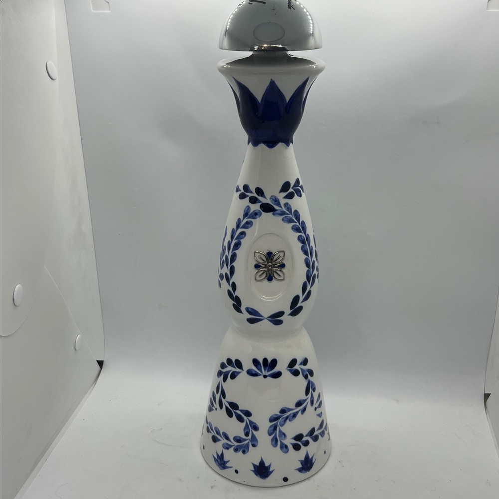 Clase Azul Hand Painted Talavera Mexican Pottery 750ml Empty Tequila Bottle